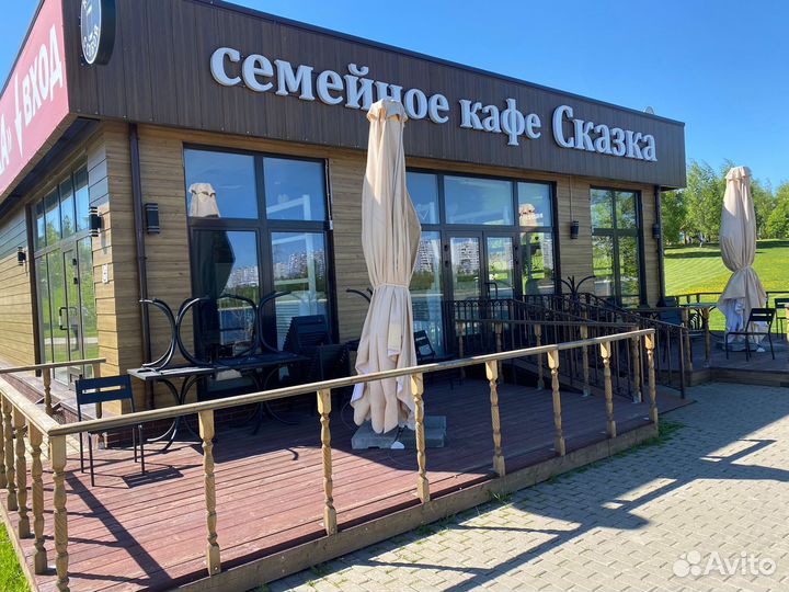 Повар в кафе в парках Москвы