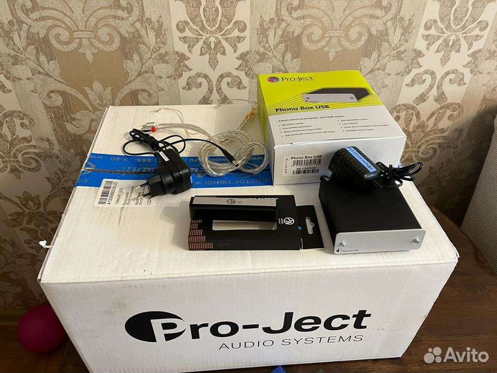 Виниловый проигрыватель Pro Ject Debut Carbon EVO