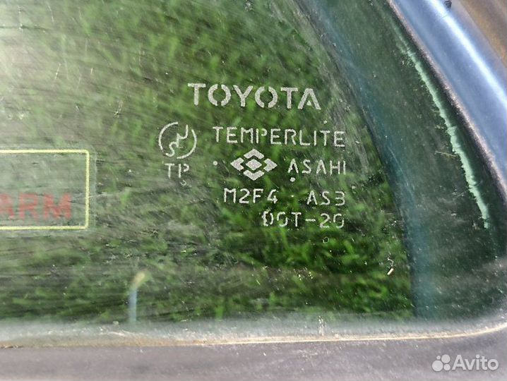 Стекло двери глухое, форточка заднее левое Toyota