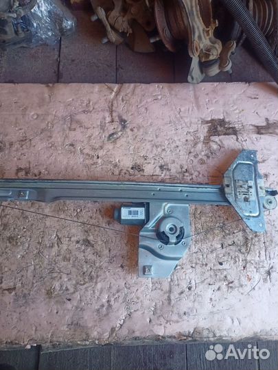 Стеклоподъемник передний правый Peugeot Partner