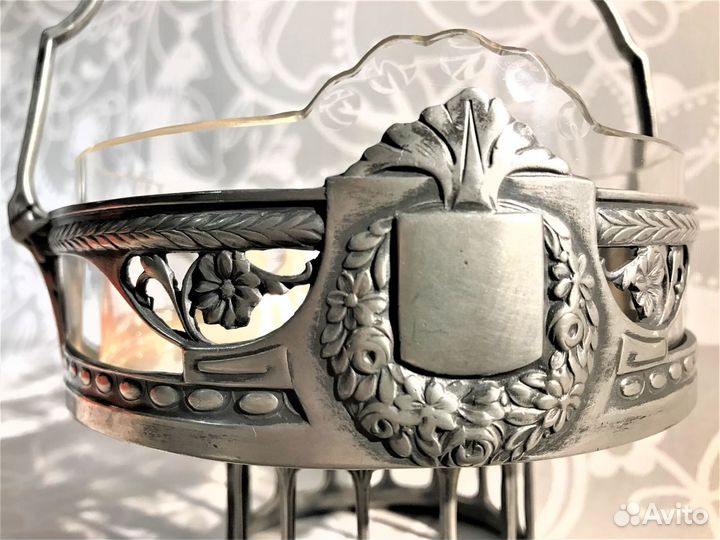 Старинная ваза на ножке посеребрение, Европа