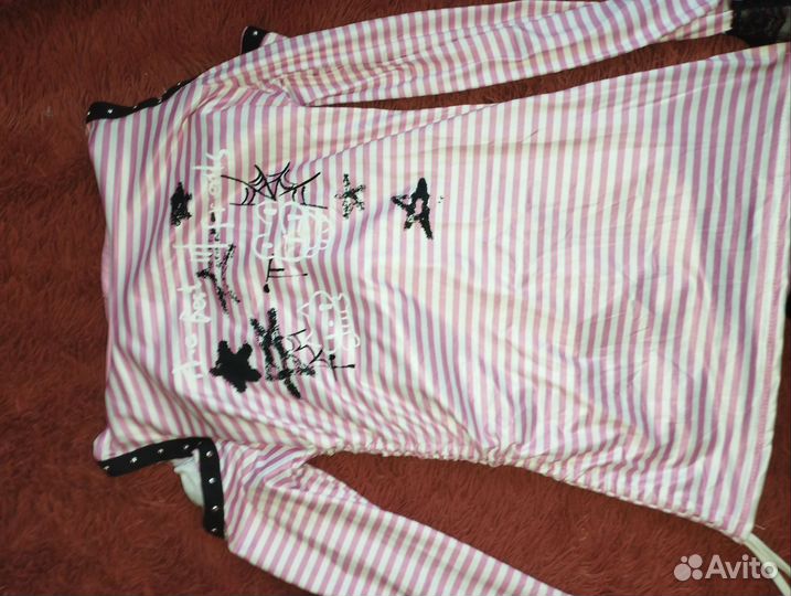 Кофта с открытыми плечами в полоску