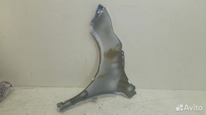 Переднее правое крыло kia ceed cd