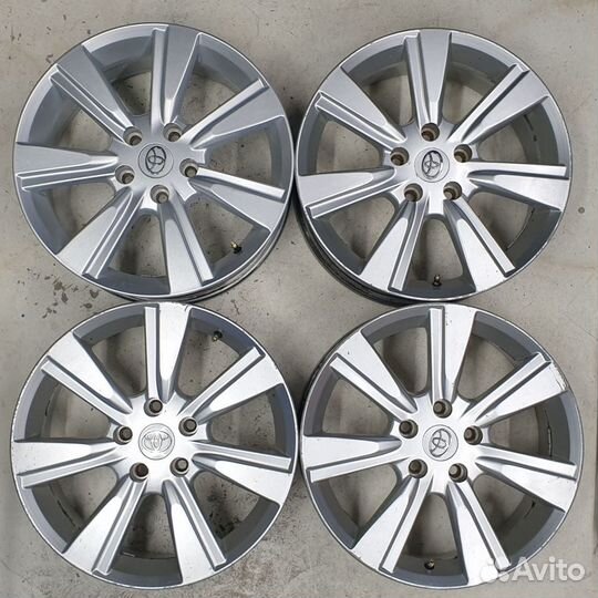 Литые диски на Toyota Rav4 R17 5x114,3