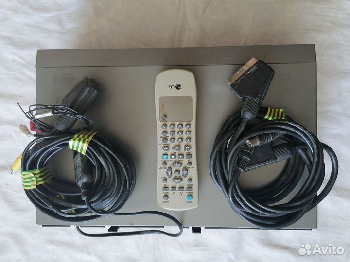 Видеомагнитофон Lg