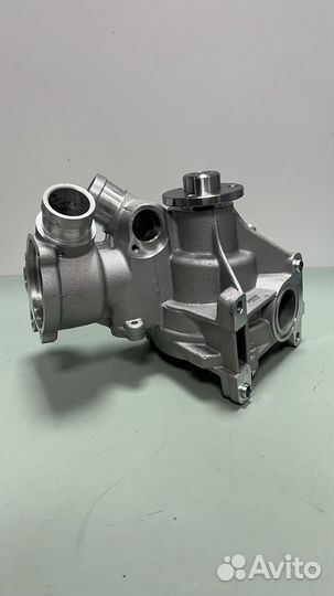 Помпа Mercedes Benz M104