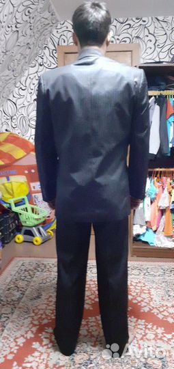 Костюм тройка+галстук+рубашка.Р-р 46