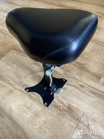 Сидение на электросамокат