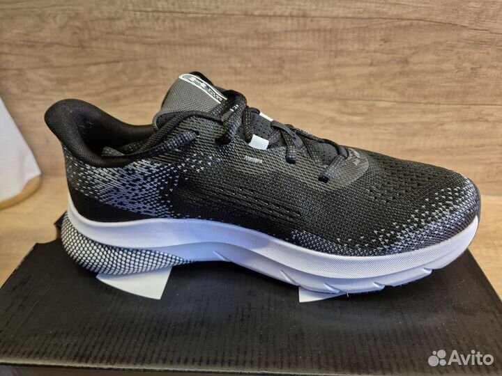 Кроссовки Under Armour hovr turbulence 2