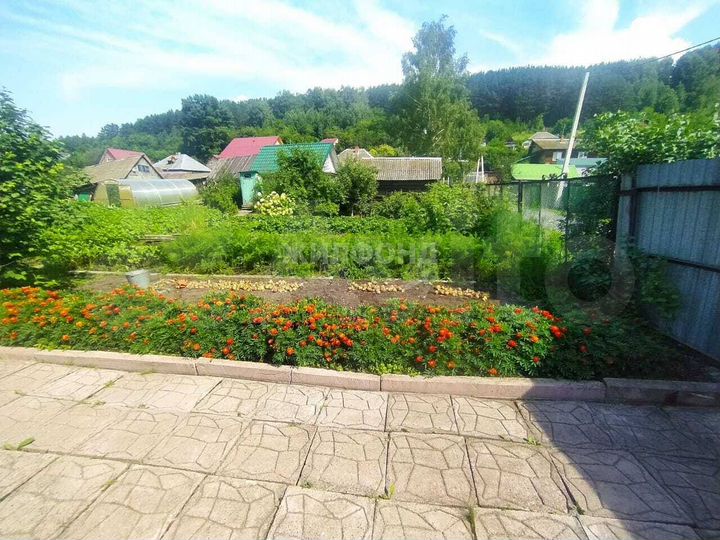 Дом 60,9 м² на участке 8 сот.