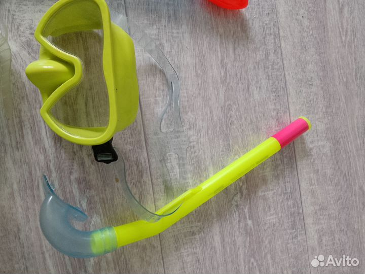 Маска с трубкой для подводного плавания