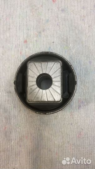 Сайлентблок подрамника Порше Кайен 955