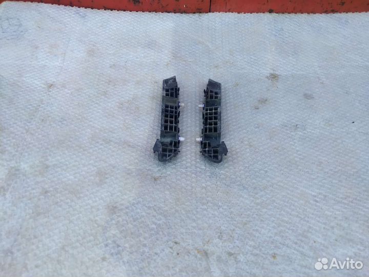 Кронштейны переднего бампера Kia Rio 4