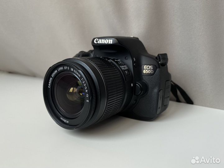 Зеркальный фотоаппарат Canon EOS 650D