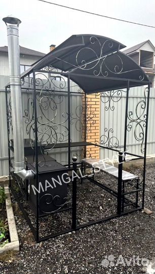 Мангал с крышей