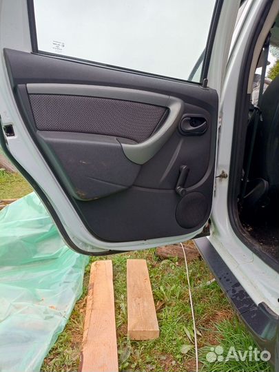 Renault Duster 2.0 МТ, 2017, битый, 80 000 км