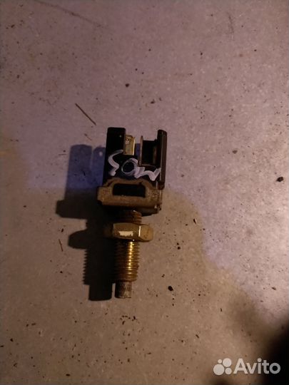 Концевик стопсигнала Mazda 626 GF,GW