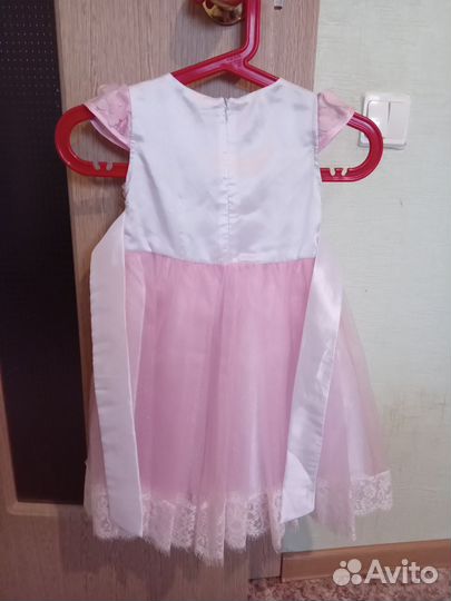 Нарядное платье на девочку