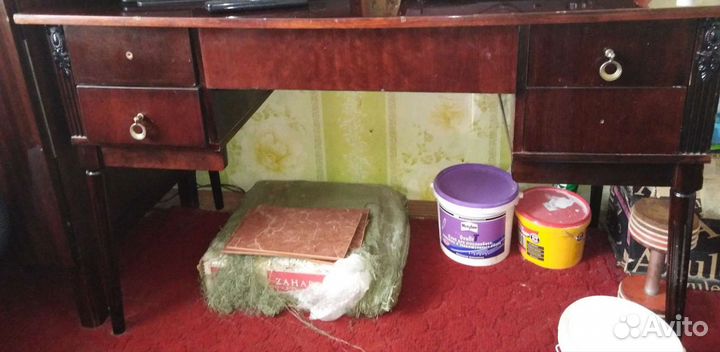 Стол письменный от гарнитура оникс с креслом