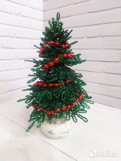 Декоративная елочка из бисера