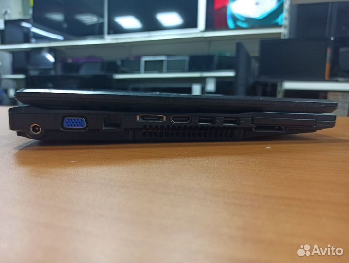 DNS W765CUH/i5 M460/4GB/AMD HD4500/320GB/15.6