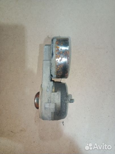 Натяжитель ремня Mazda MPV 2000г 2,5л
