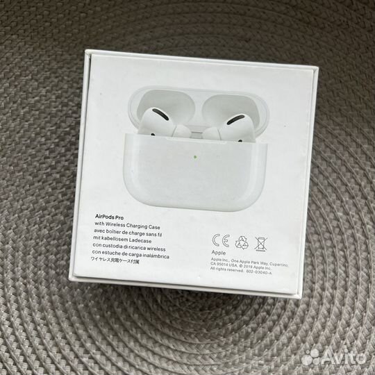 Коробка от Air Pods pro