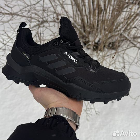 Кроссовки зимние Adidas терекс