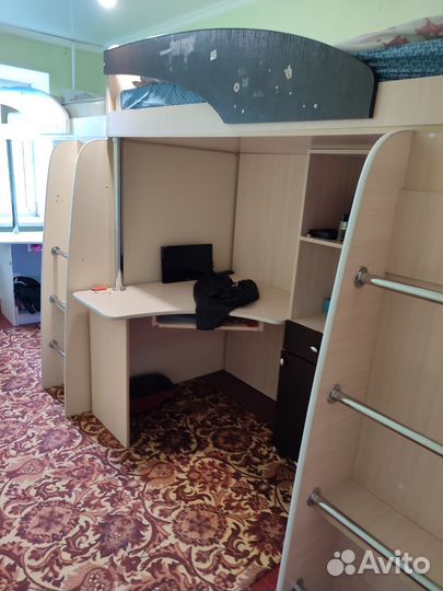 Кровать чердак со столом бу