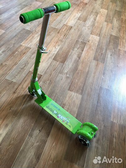 Самокат детский со светящимися колесами