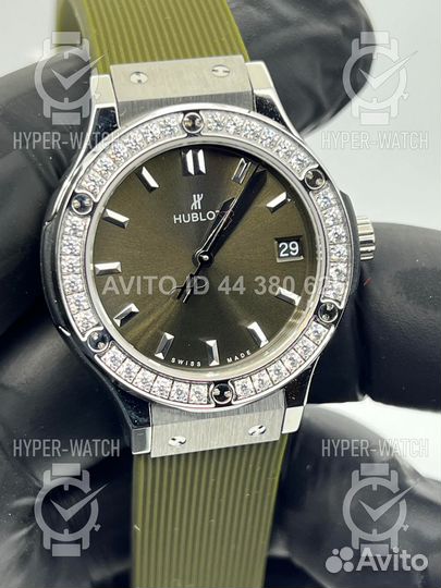 Часы Hublot Classic Fusion 33mm 581.NX.8970.LR.110