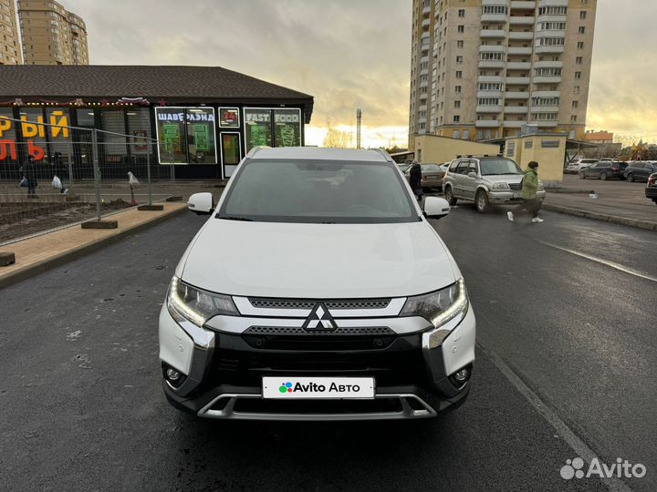 Mitsubishi Outlander 2.4 CVT, 2020, 33 300 км