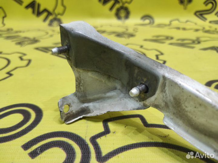 Крепление фары переднее правое Toyota Altezza