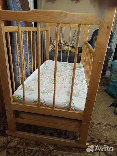 Детская кроватка качалка