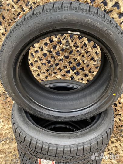 Bridgestone Blizzak VRX 215/50 R17 91S