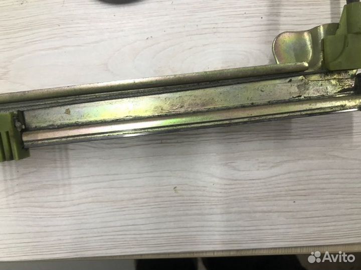 Стеклоподъемник передний правый Lifan Breez седан