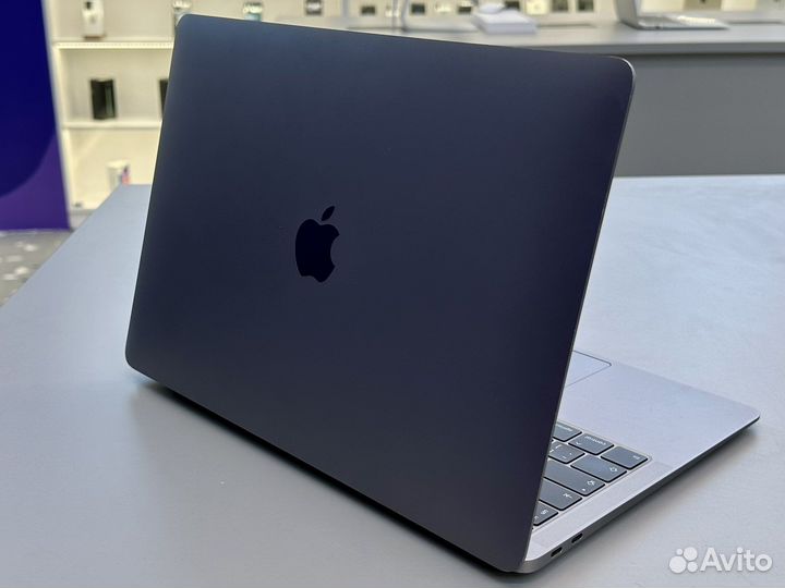 MacBook Air 13 (8/128/i5/2018г.)