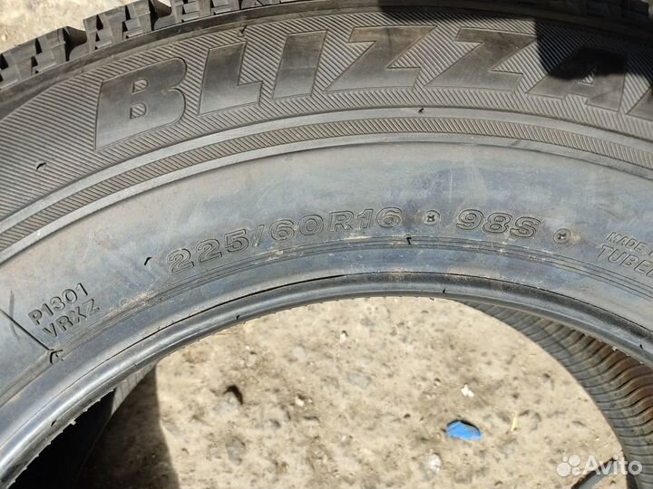 Bridgestone Blizzak VRX 225/60 R16 98S