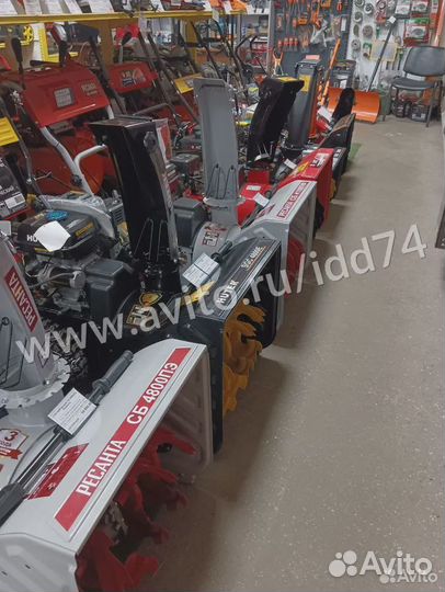 Снегоуборщик бензиновый BR-7856W для низких t