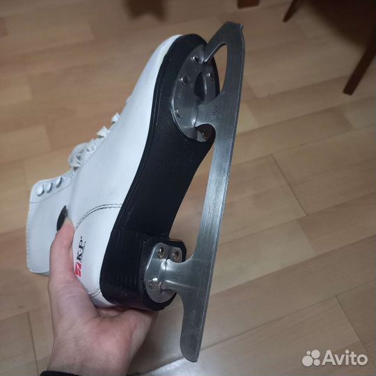 Коньки фигурные