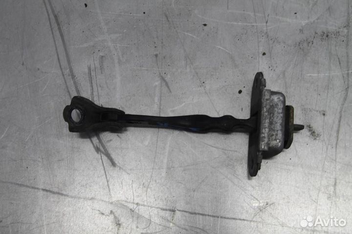 Ограничитель двери задней Nissan Pathfinder R51