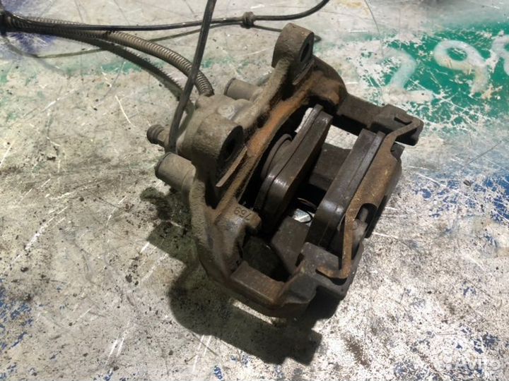 Суппорт задний правый Mercedes S-Class W221