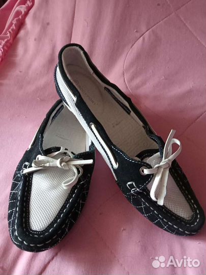 Фирменная обувь