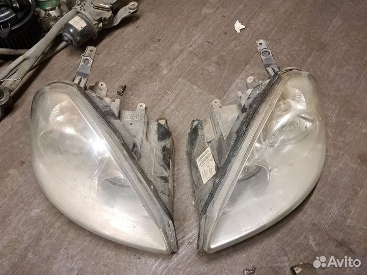 Фара левая правая LADA Priora