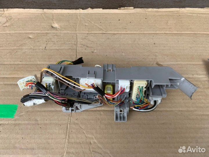 Блок предохранителей Toyota Corolla E120 1.4 4zzfe