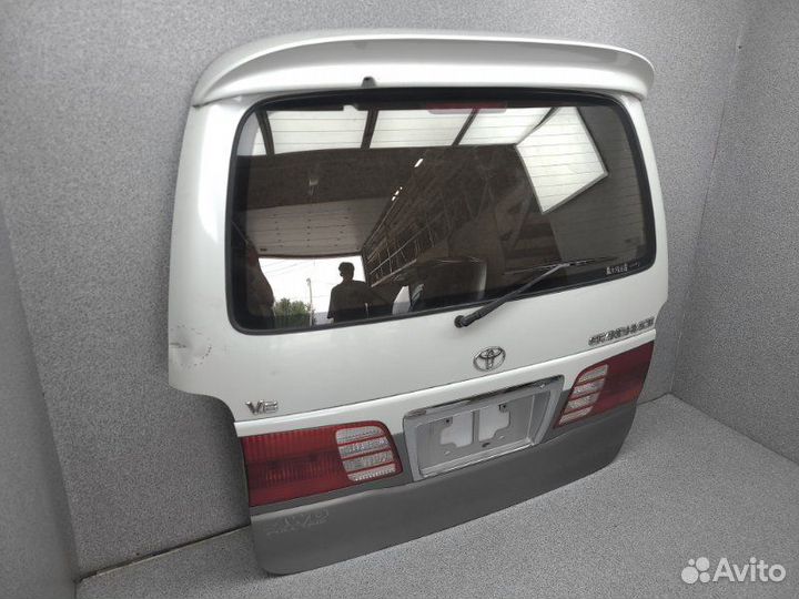 Дверь багажника задняя Toyota Grand Hiace VCH16