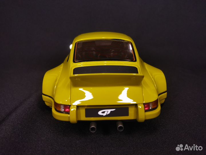 1/18 Porsche 911 RWB (GT Spirit)