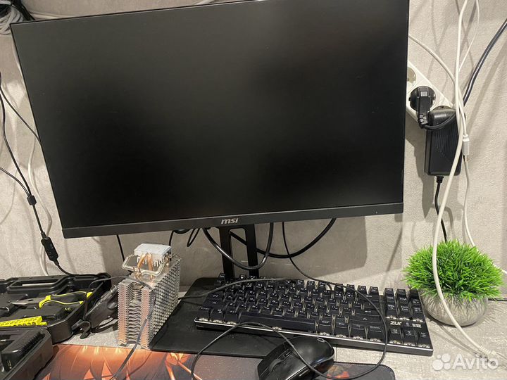 Монитор msi MP243P