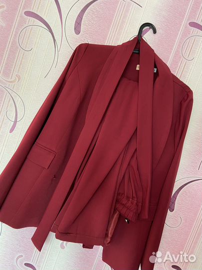 Брючный костюм