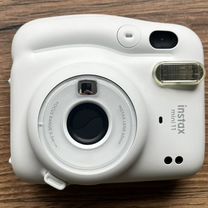 Instax mini 11 белого цвета поларойд